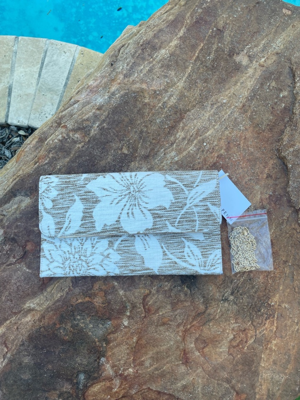 Esther Penn Floral Woven Clutch With Detachable Chain NWT (CdlG)
